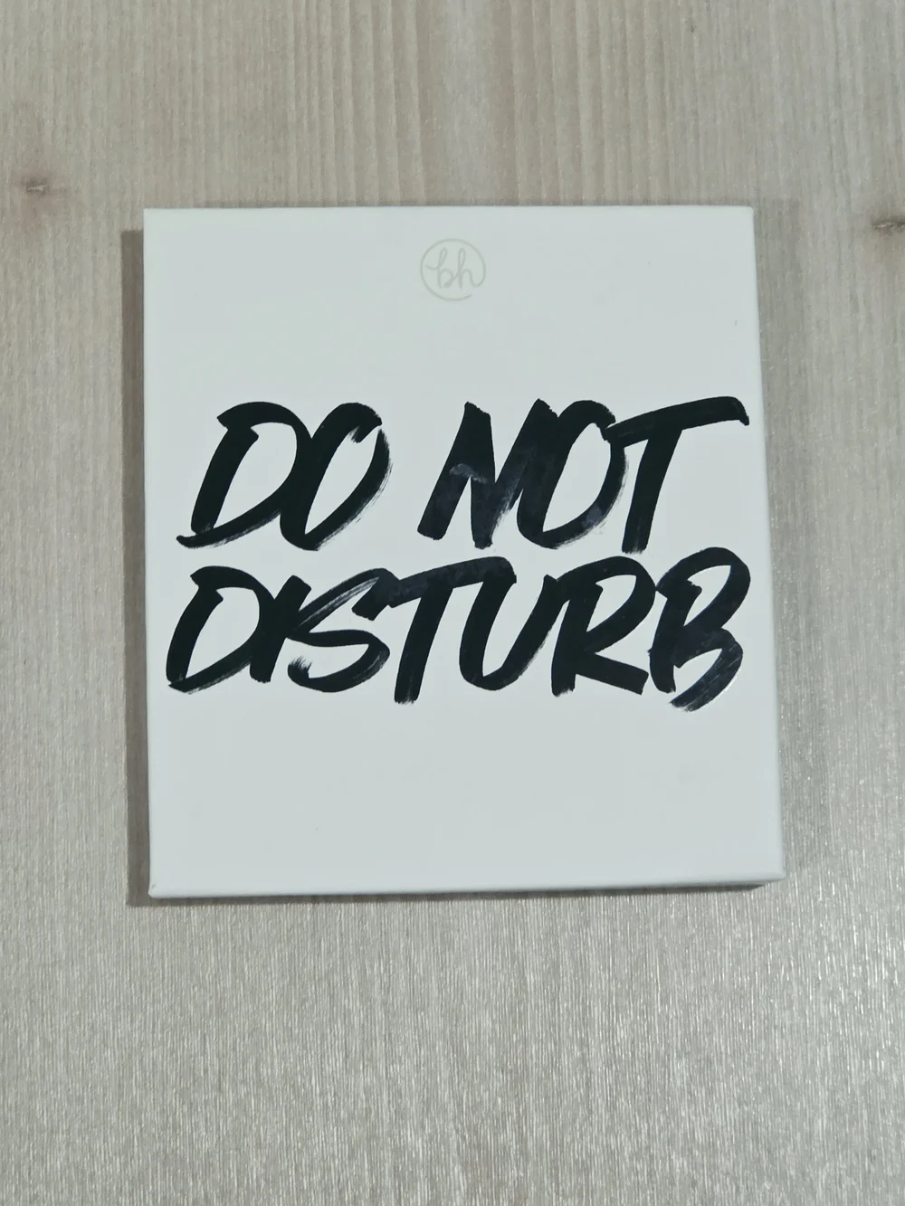 BH Cosmetics Do Not Disturb Violet & Blue Eyeshadow Palette -